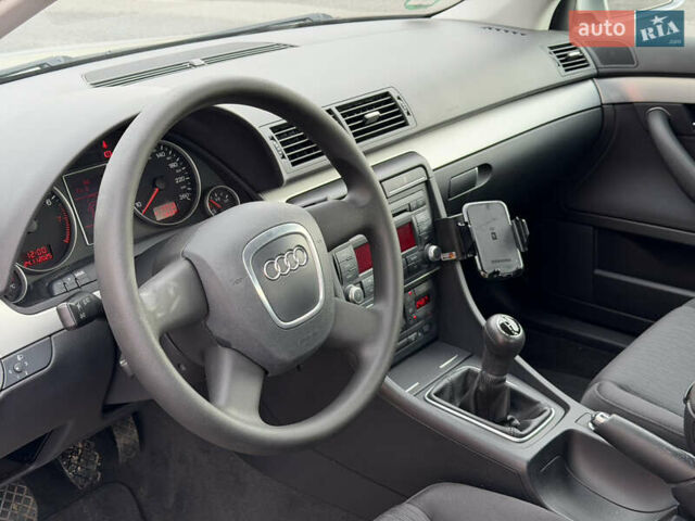 Сірий Ауді А4, об'ємом двигуна 1.6 л та пробігом 176 тис. км за 7999 $, фото 44 на Automoto.ua