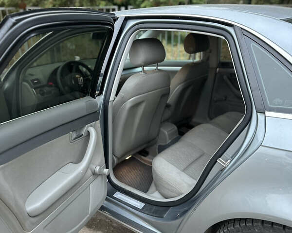 Сірий Ауді А4, об'ємом двигуна 1.97 л та пробігом 320 тис. км за 7800 $, фото 5 на Automoto.ua