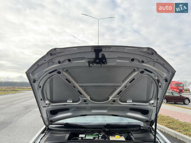 Сірий Ауді А4, об'ємом двигуна 1.6 л та пробігом 176 тис. км за 7999 $, фото 76 на Automoto.ua