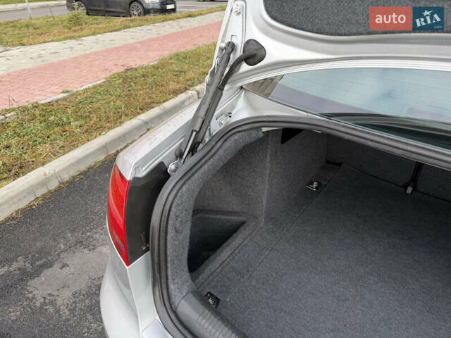 Сірий Ауді А4, об'ємом двигуна 1.6 л та пробігом 176 тис. км за 7999 $, фото 31 на Automoto.ua
