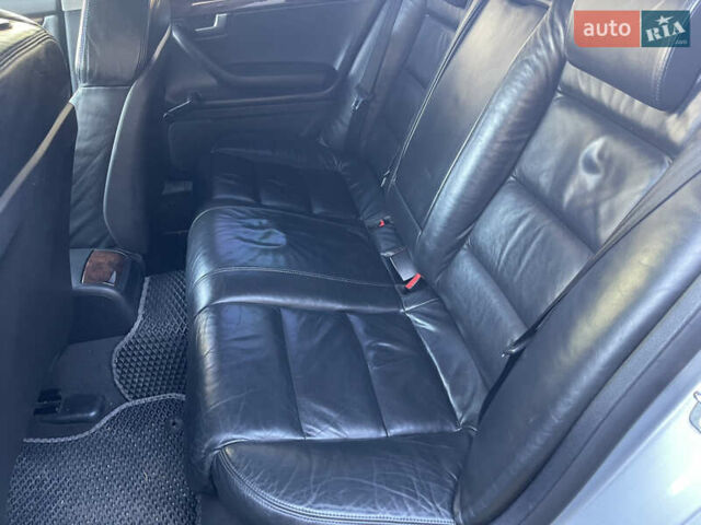 Серый Ауди А4, объемом двигателя 2 л и пробегом 385 тыс. км за 6150 $, фото 7 на Automoto.ua