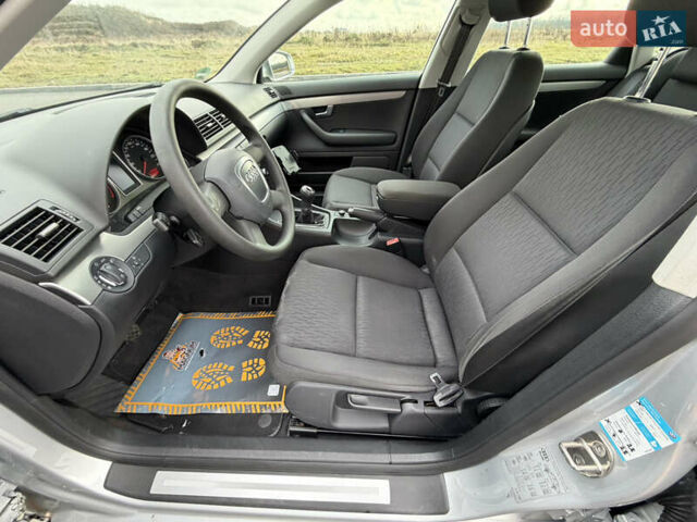 Сірий Ауді А4, об'ємом двигуна 1.6 л та пробігом 176 тис. км за 7999 $, фото 41 на Automoto.ua