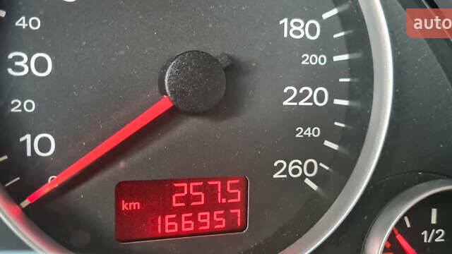 Сірий Ауді А4, об'ємом двигуна 1.6 л та пробігом 166 тис. км за 7100 $, фото 17 на Automoto.ua