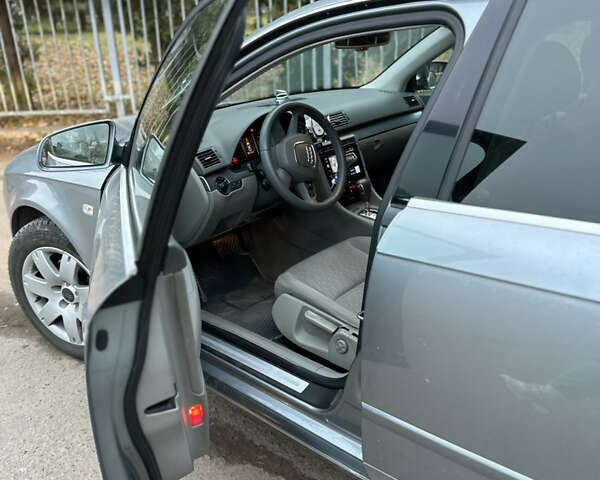 Сірий Ауді А4, об'ємом двигуна 1.97 л та пробігом 320 тис. км за 7800 $, фото 11 на Automoto.ua