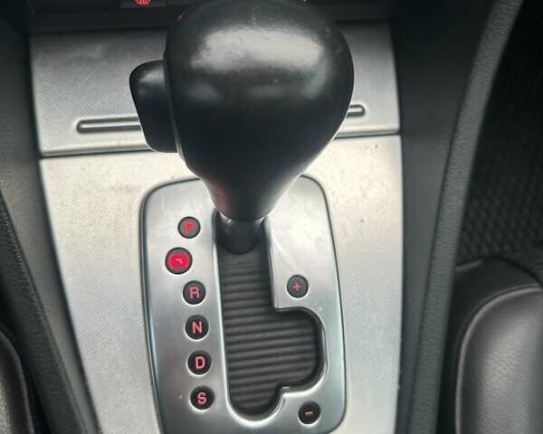 Сірий Ауді А4, об'ємом двигуна 1.98 л та пробігом 180 тис. км за 8000 $, фото 22 на Automoto.ua
