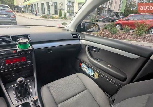Сірий Ауді А4, об'ємом двигуна 1.6 л та пробігом 200 тис. км за 6500 $, фото 15 на Automoto.ua