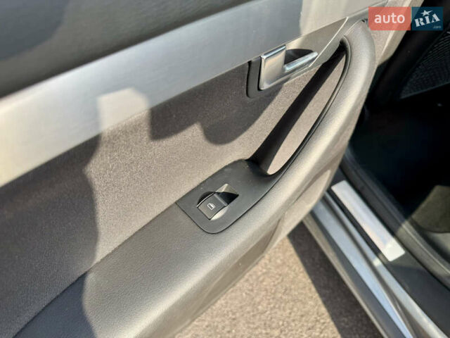 Сірий Ауді А4, об'ємом двигуна 0 л та пробігом 212 тис. км за 8799 $, фото 59 на Automoto.ua