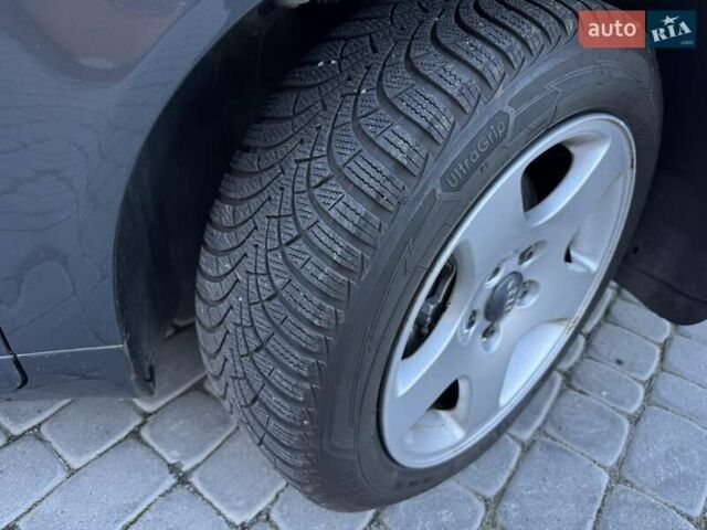 Серый Ауди А4, объемом двигателя 1.6 л и пробегом 167 тыс. км за 6950 $, фото 4 на Automoto.ua