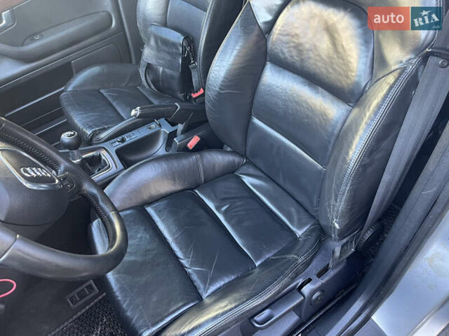 Серый Ауди А4, объемом двигателя 2 л и пробегом 385 тыс. км за 6150 $, фото 6 на Automoto.ua