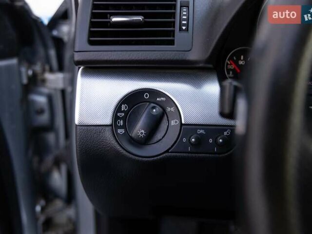 Сірий Ауді А4, об'ємом двигуна 2 л та пробігом 248 тис. км за 7300 $, фото 19 на Automoto.ua