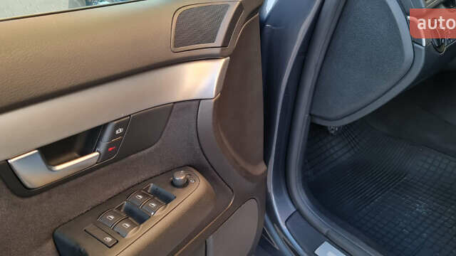 Сірий Ауді А4, об'ємом двигуна 1.6 л та пробігом 166 тис. км за 7100 $, фото 16 на Automoto.ua