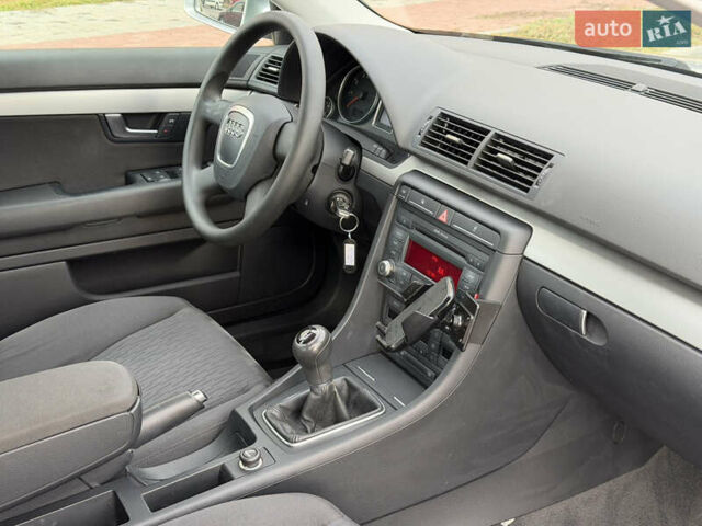 Сірий Ауді А4, об'ємом двигуна 1.6 л та пробігом 176 тис. км за 7999 $, фото 75 на Automoto.ua