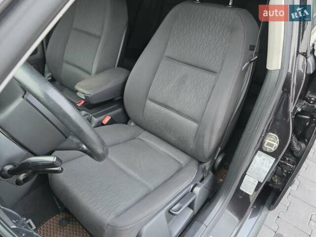 Сірий Ауді А4, об'ємом двигуна 1.6 л та пробігом 207 тис. км за 6500 $, фото 17 на Automoto.ua