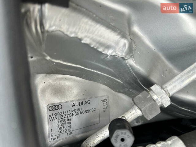 Серый Ауди А4, объемом двигателя 1.6 л и пробегом 171 тыс. км за 8599 $, фото 71 на Automoto.ua