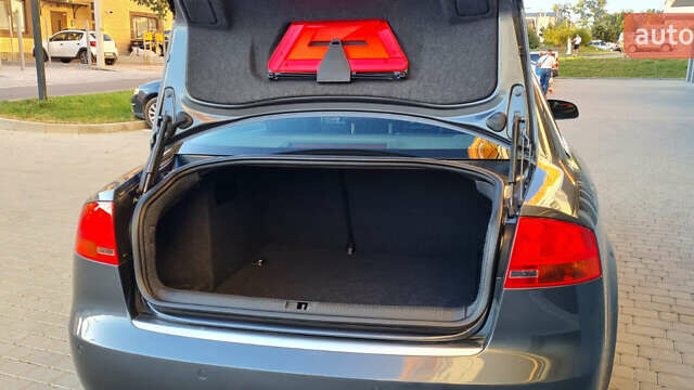 Сірий Ауді А4, об'ємом двигуна 1.6 л та пробігом 166 тис. км за 7100 $, фото 21 на Automoto.ua