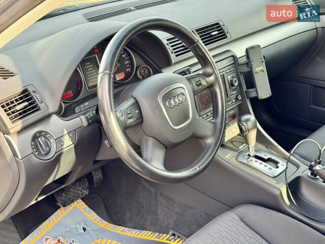 Сірий Ауді А4, об'ємом двигуна 0 л та пробігом 212 тис. км за 8799 $, фото 43 на Automoto.ua