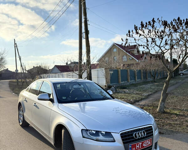 Серый Ауди А4, объемом двигателя 1.8 л и пробегом 147 тыс. км за 8300 $, фото 2 на Automoto.ua