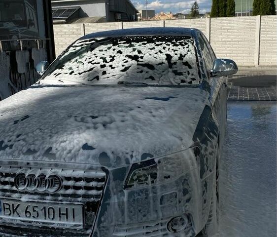 Сірий Ауді А4, об'ємом двигуна 2 л та пробігом 280 тис. км за 9200 $, фото 3 на Automoto.ua
