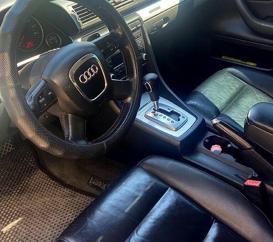 Серый Ауди А4, объемом двигателя 2 л и пробегом 305 тыс. км за 6300 $, фото 4 на Automoto.ua