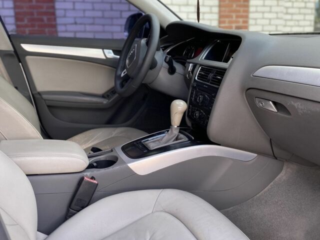 Сірий Ауді А4, об'ємом двигуна 2 л та пробігом 400 тис. км за 7500 $, фото 3 на Automoto.ua