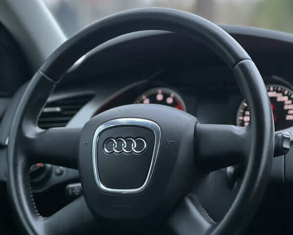 Серый Ауди А4, объемом двигателя 1.8 л и пробегом 210 тыс. км за 8900 $, фото 56 на Automoto.ua