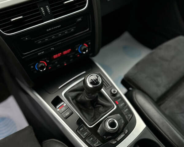 Серый Ауди А4, объемом двигателя 1.8 л и пробегом 212 тыс. км за 8500 $, фото 21 на Automoto.ua