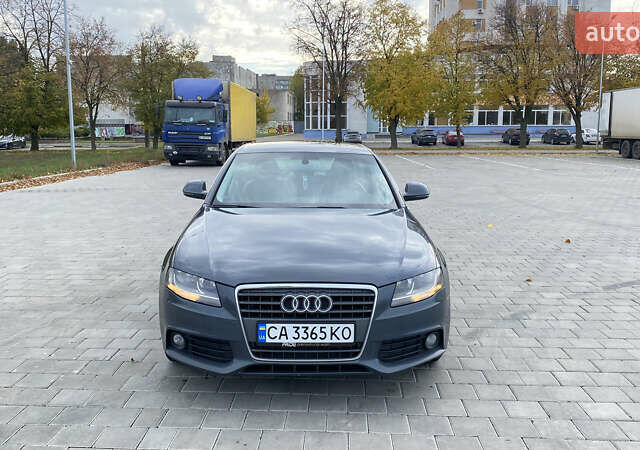 Ауді А4 2008 у Черкасах на Automoto.ua Сірий Ауді А4, об'ємом двигуна 1.97 л та пробігом 217 тис. км за 8400 $, фото 1 на Automoto.ua