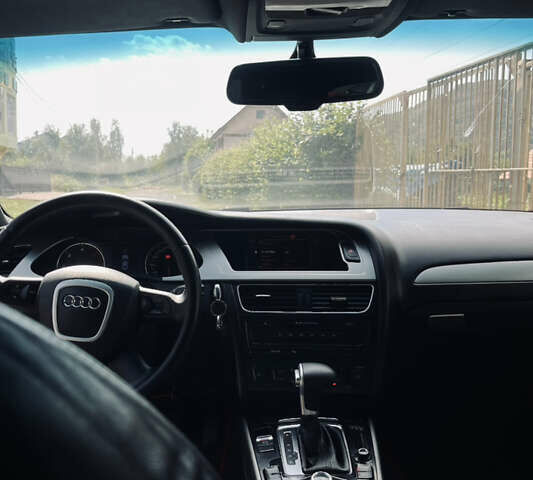 Сірий Ауді А4, об'ємом двигуна 2.7 л та пробігом 205 тис. км за 8300 $, фото 4 на Automoto.ua