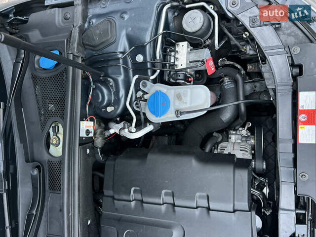 Серый Ауди А4, объемом двигателя 1.8 л и пробегом 210 тыс. км за 8900 $, фото 46 на Automoto.ua