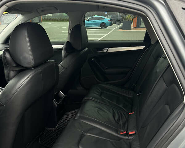 Сірий Ауді А4, об'ємом двигуна 1.8 л та пробігом 193 тис. км за 10000 $, фото 24 на Automoto.ua