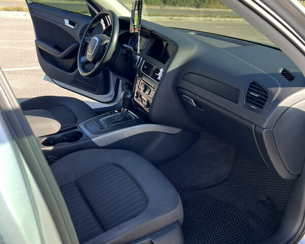 Серый Ауди А4, объемом двигателя 1.8 л и пробегом 143 тыс. км за 9999 $, фото 11 на Automoto.ua