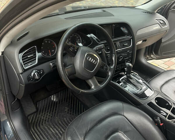 Сірий Ауді А4, об'ємом двигуна 2 л та пробігом 221 тис. км за 7200 $, фото 3 на Automoto.ua