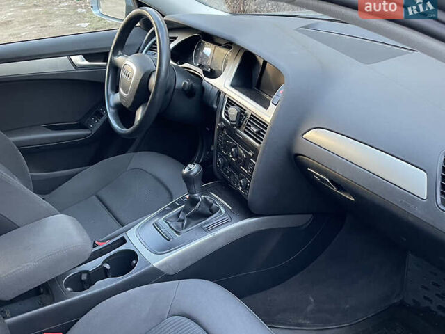 Сірий Ауді А4, об'ємом двигуна 1.8 л та пробігом 273 тис. км за 7850 $, фото 4 на Automoto.ua