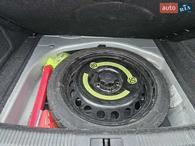 Серый Ауди А4, объемом двигателя 1.97 л и пробегом 267 тыс. км за 8900 $, фото 16 на Automoto.ua