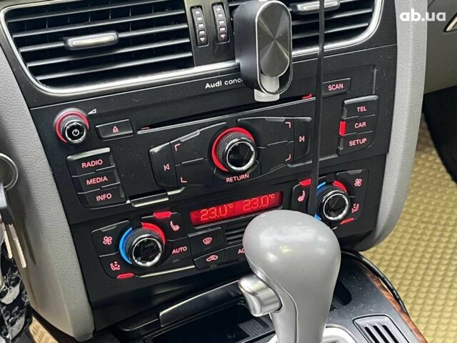 Сірий Ауді А4, об'ємом двигуна 2 л та пробігом 270 тис. км за 8990 $, фото 23 на Automoto.ua