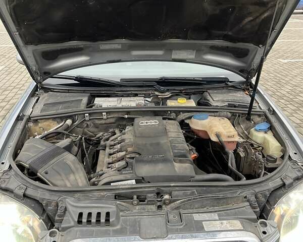 Серый Ауди А4, объемом двигателя 2 л и пробегом 235 тыс. км за 7000 $, фото 15 на Automoto.ua