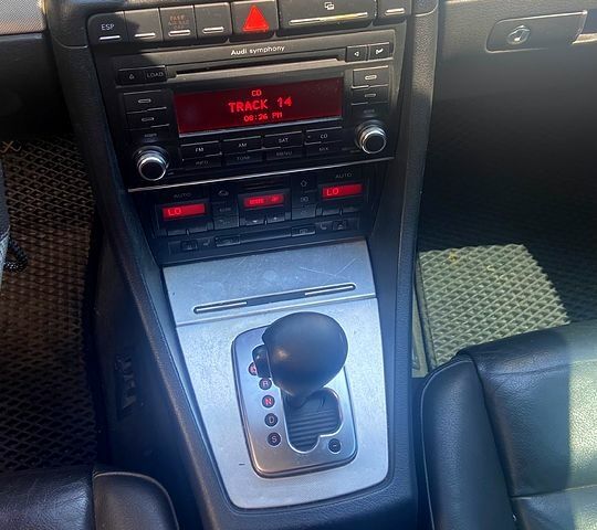 Серый Ауди А4, объемом двигателя 2 л и пробегом 305 тыс. км за 6300 $, фото 7 на Automoto.ua