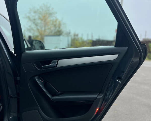 Серый Ауди А4, объемом двигателя 1.8 л и пробегом 210 тыс. км за 8900 $, фото 31 на Automoto.ua