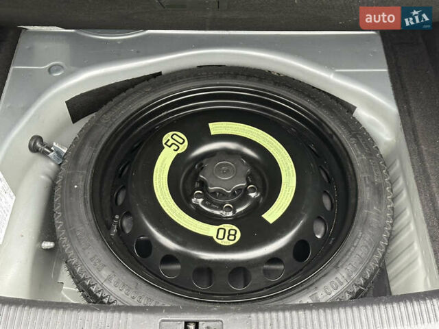 Сірий Ауді А4, об'ємом двигуна 1.8 л та пробігом 193 тис. км за 10000 $, фото 37 на Automoto.ua