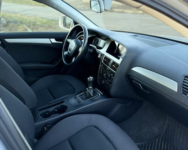 Серый Ауди А4, объемом двигателя 1.8 л и пробегом 147 тыс. км за 8300 $, фото 16 на Automoto.ua