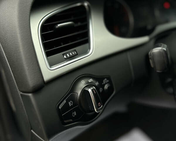 Серый Ауди А4, объемом двигателя 1.8 л и пробегом 212 тыс. км за 8500 $, фото 15 на Automoto.ua