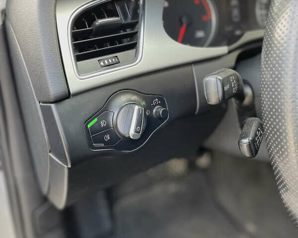 Сірий Ауді А4, об'ємом двигуна 2.7 л та пробігом 280 тис. км за 9800 $, фото 24 на Automoto.ua