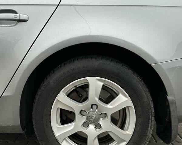 Сірий Ауді А4, об'ємом двигуна 1.8 л та пробігом 193 тис. км за 10000 $, фото 42 на Automoto.ua