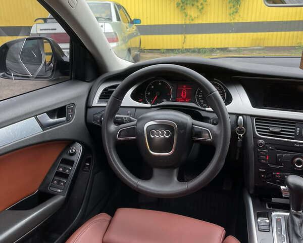 Сірий Ауді А4, об'ємом двигуна 2.7 л та пробігом 400 тис. км за 8800 $, фото 18 на Automoto.ua
