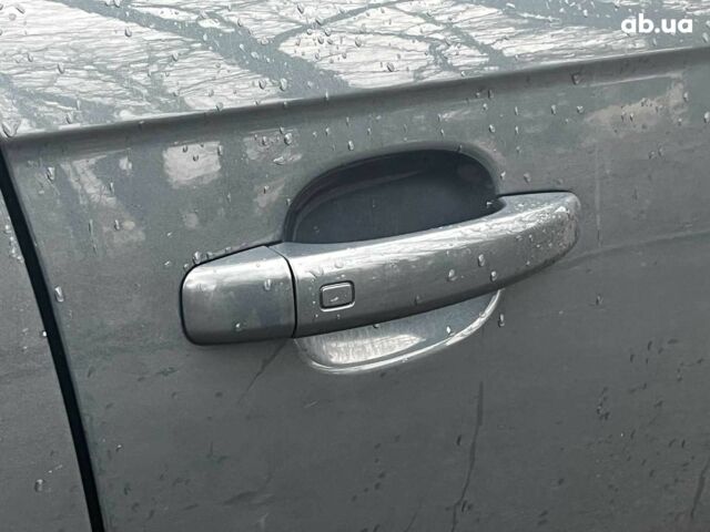 Сірий Ауді А4, об'ємом двигуна 2 л та пробігом 270 тис. км за 8990 $, фото 39 на Automoto.ua