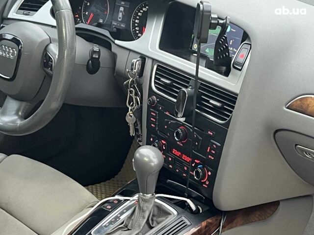 Сірий Ауді А4, об'ємом двигуна 2 л та пробігом 270 тис. км за 8990 $, фото 37 на Automoto.ua