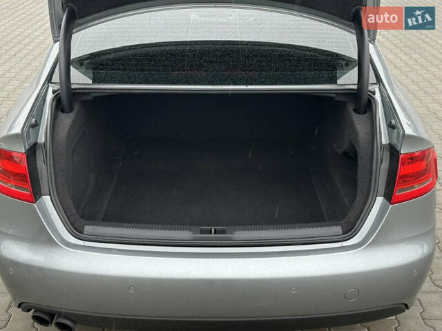 Сірий Ауді А4, об'ємом двигуна 1.8 л та пробігом 193 тис. км за 10000 $, фото 35 на Automoto.ua