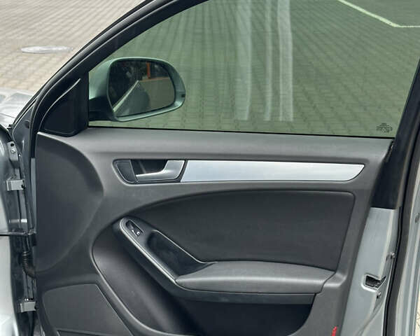 Сірий Ауді А4, об'ємом двигуна 1.8 л та пробігом 193 тис. км за 10000 $, фото 51 на Automoto.ua