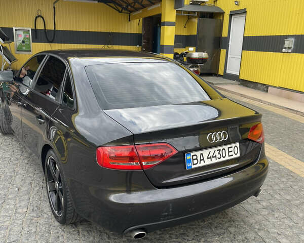 Сірий Ауді А4, об'ємом двигуна 2.7 л та пробігом 400 тис. км за 8800 $, фото 13 на Automoto.ua