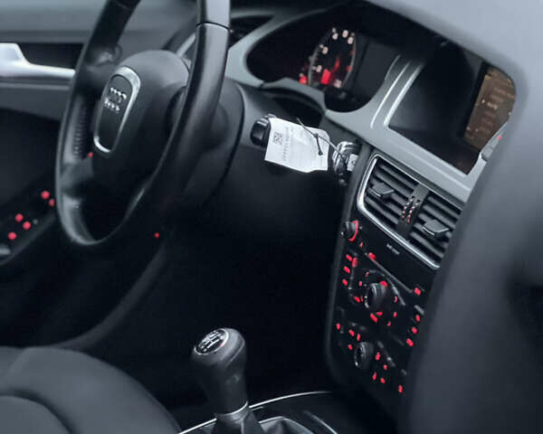 Серый Ауди А4, объемом двигателя 1.8 л и пробегом 210 тыс. км за 8900 $, фото 59 на Automoto.ua